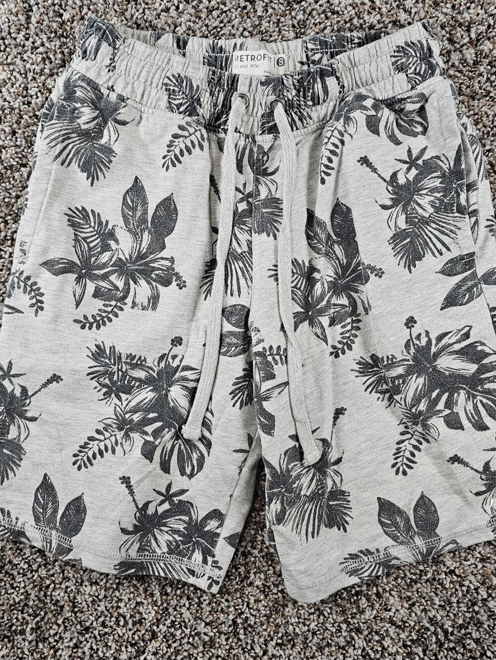 Retrofit Mens Sz S Bermuda Length Sweatshorts Shorts Gray Tropical Print